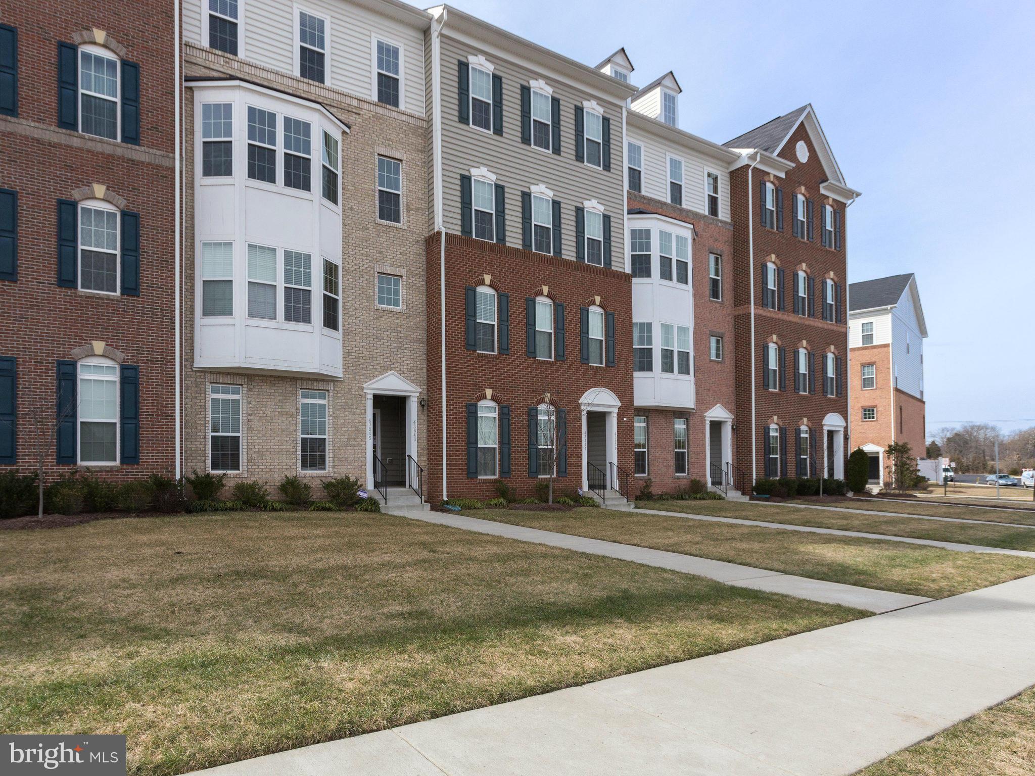RESIDENCES AT DULLES PRK - Residential