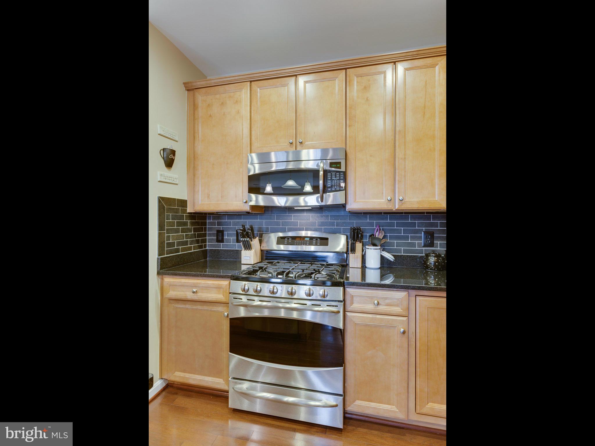 RESIDENCES AT DULLES PRK - Residential