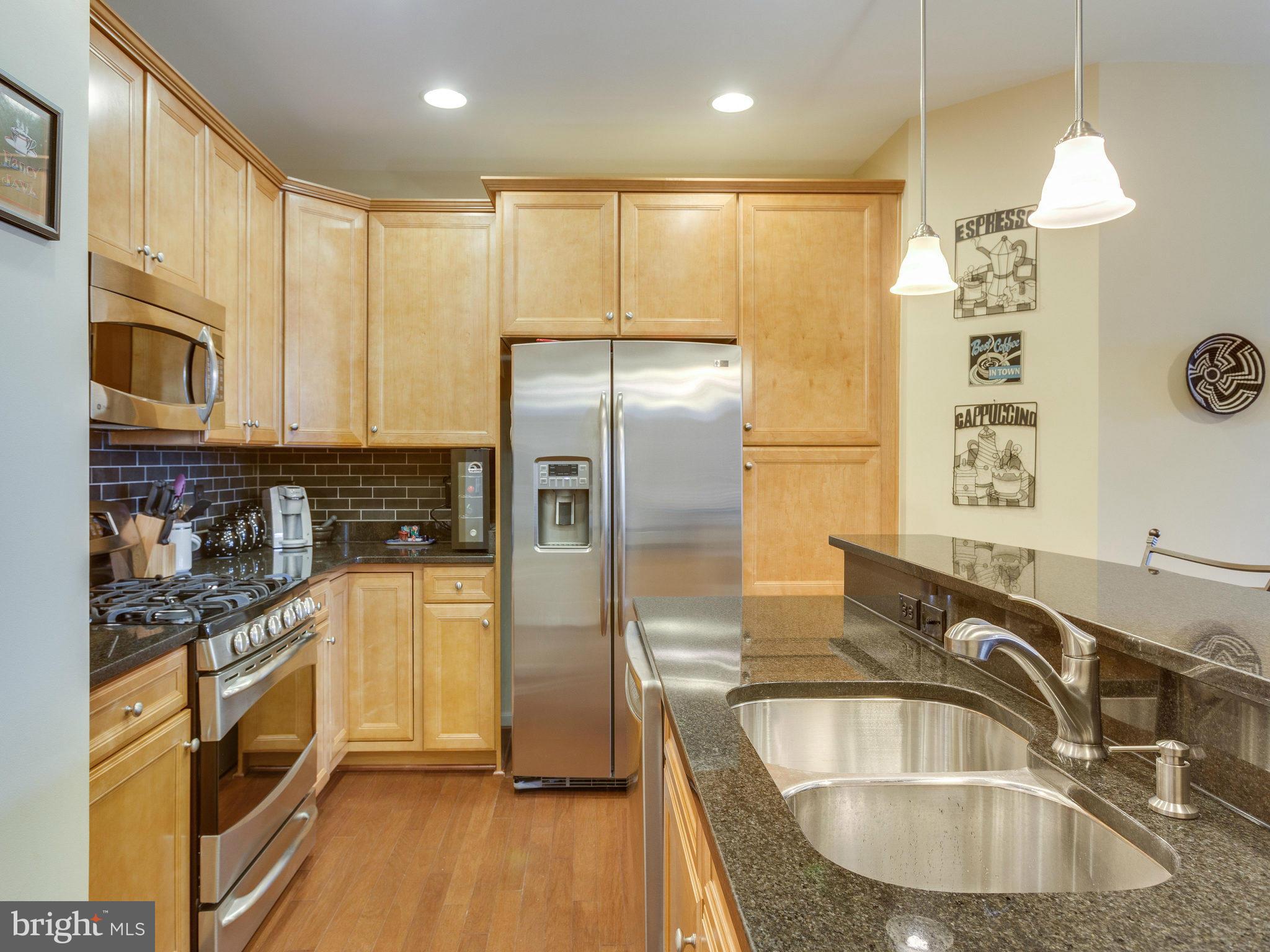 RESIDENCES AT DULLES PRK - Residential