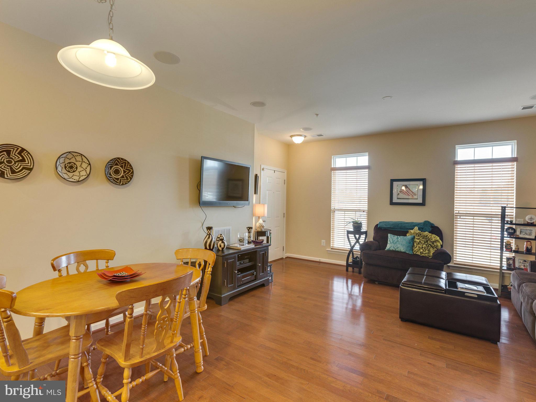 RESIDENCES AT DULLES PRK - Residential