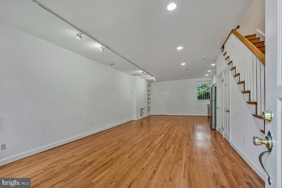 1233 4TH STREET NW