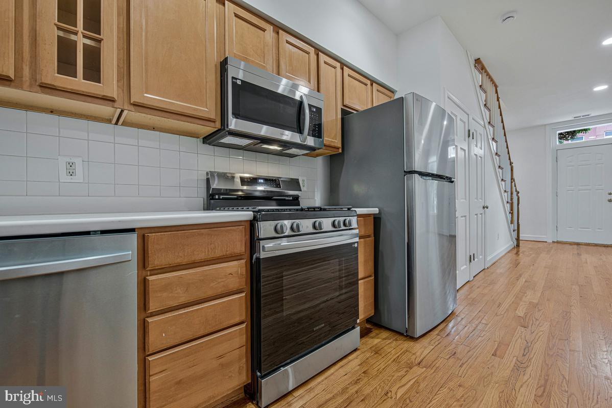 1233 4TH STREET NW
