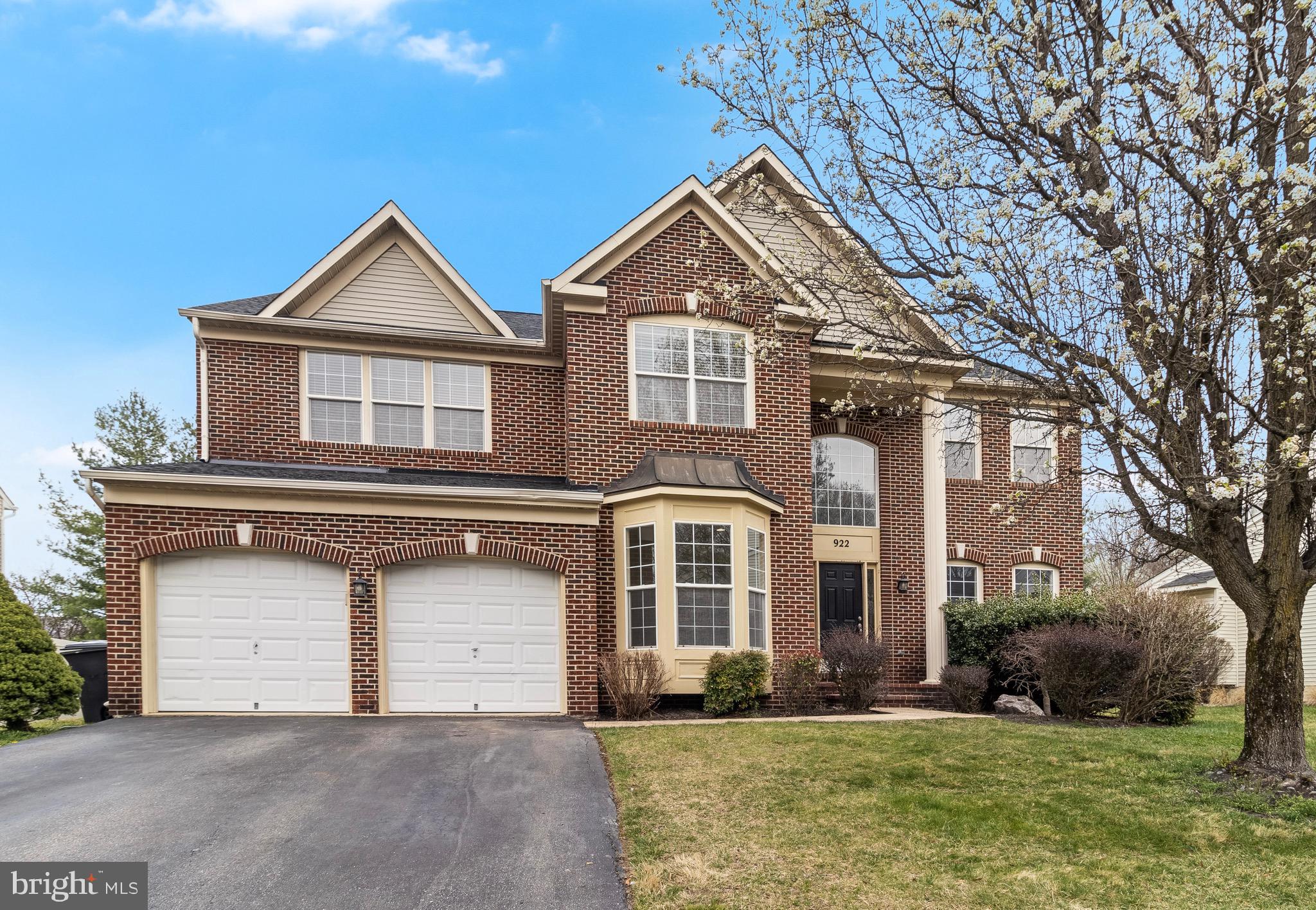 922 FOREST BAY COURT