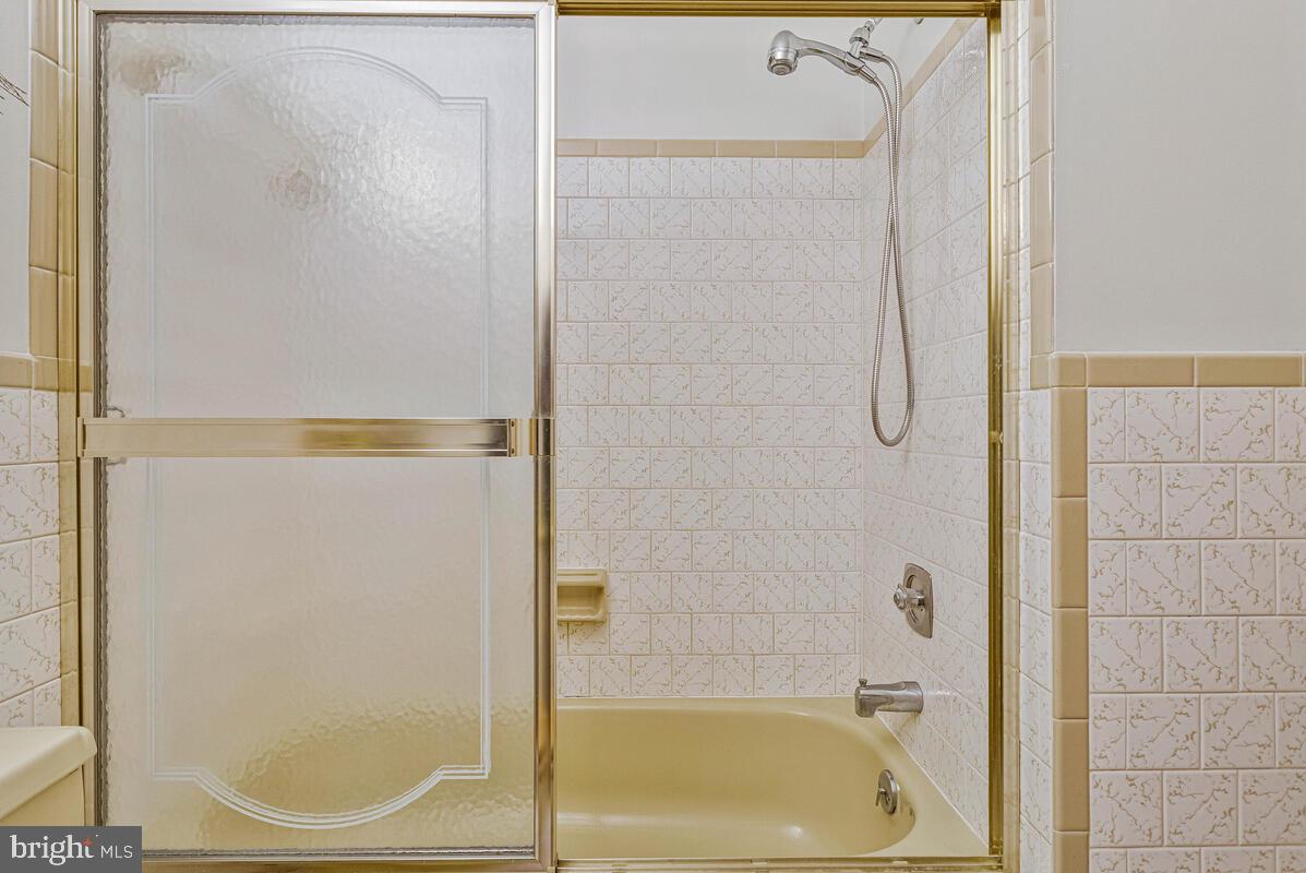 EMERALD COVE - Residential