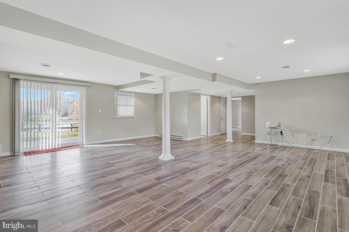 EMERALD COVE - Residential