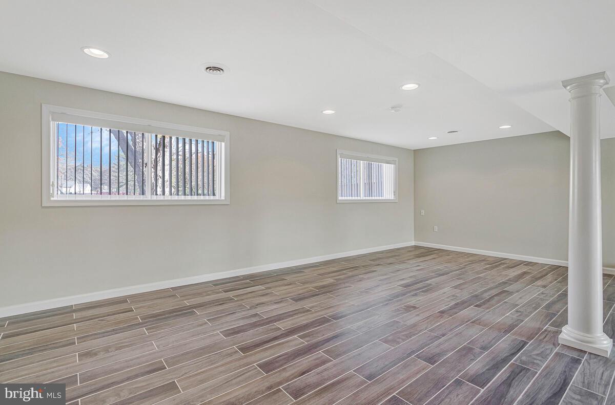 EMERALD COVE - Residential