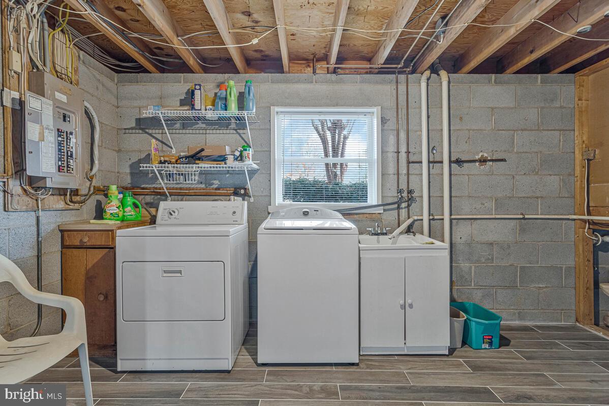 EMERALD COVE - Residential