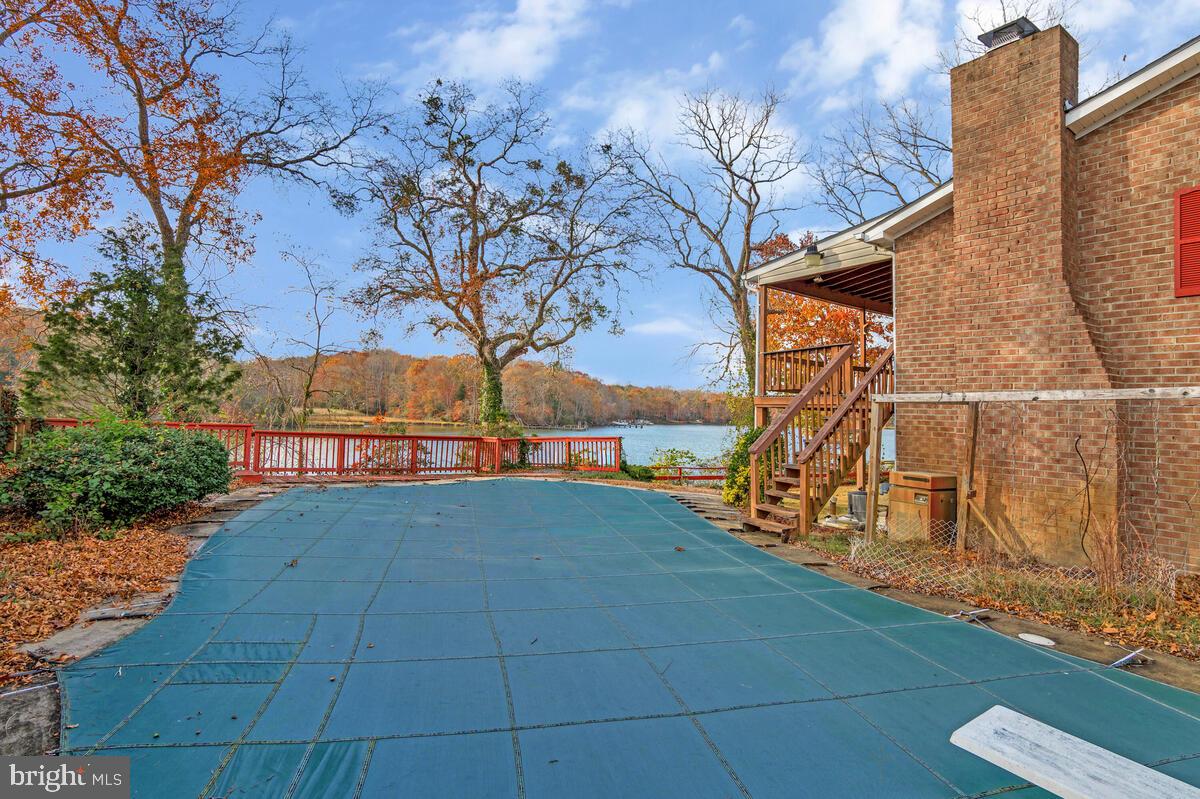 EMERALD COVE - Residential