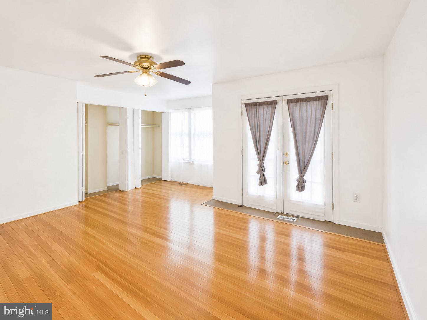 THE MEADOWS OF MANOR FARMS - Residential