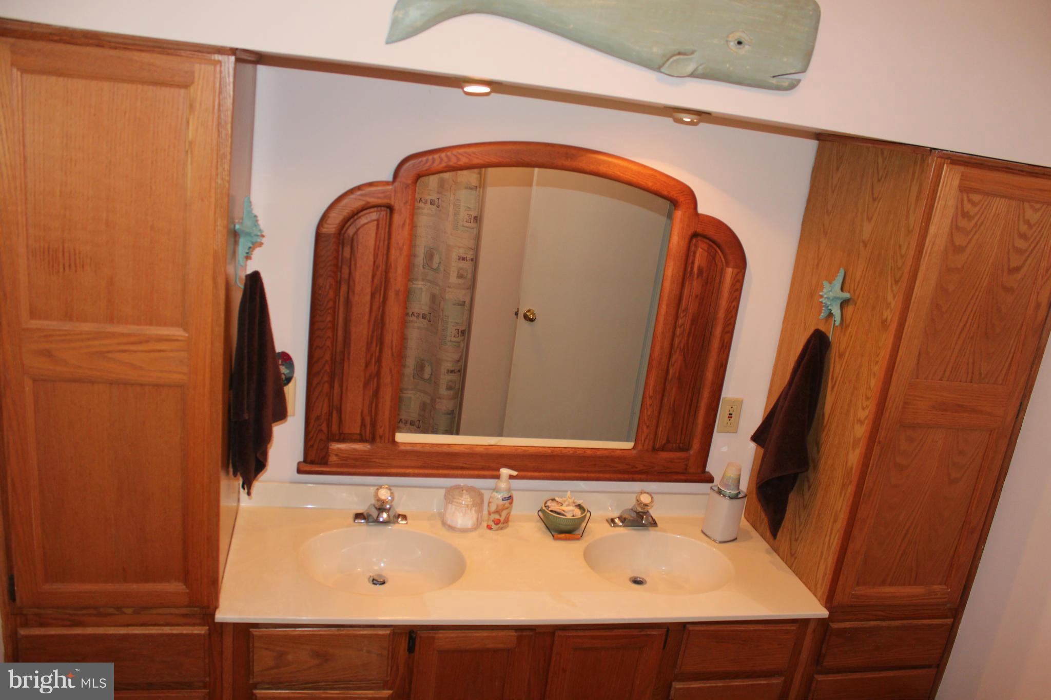 COBB ISLAND - Residential