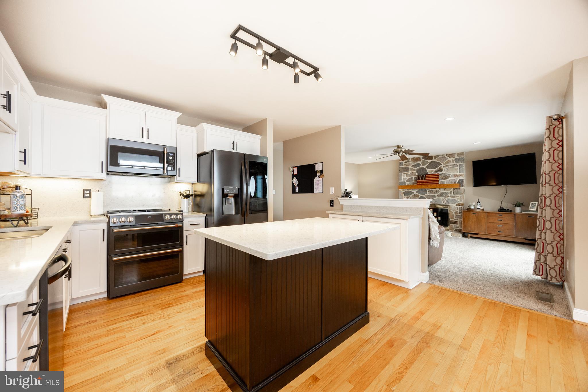 VALLEY FORGE MTN - Residential