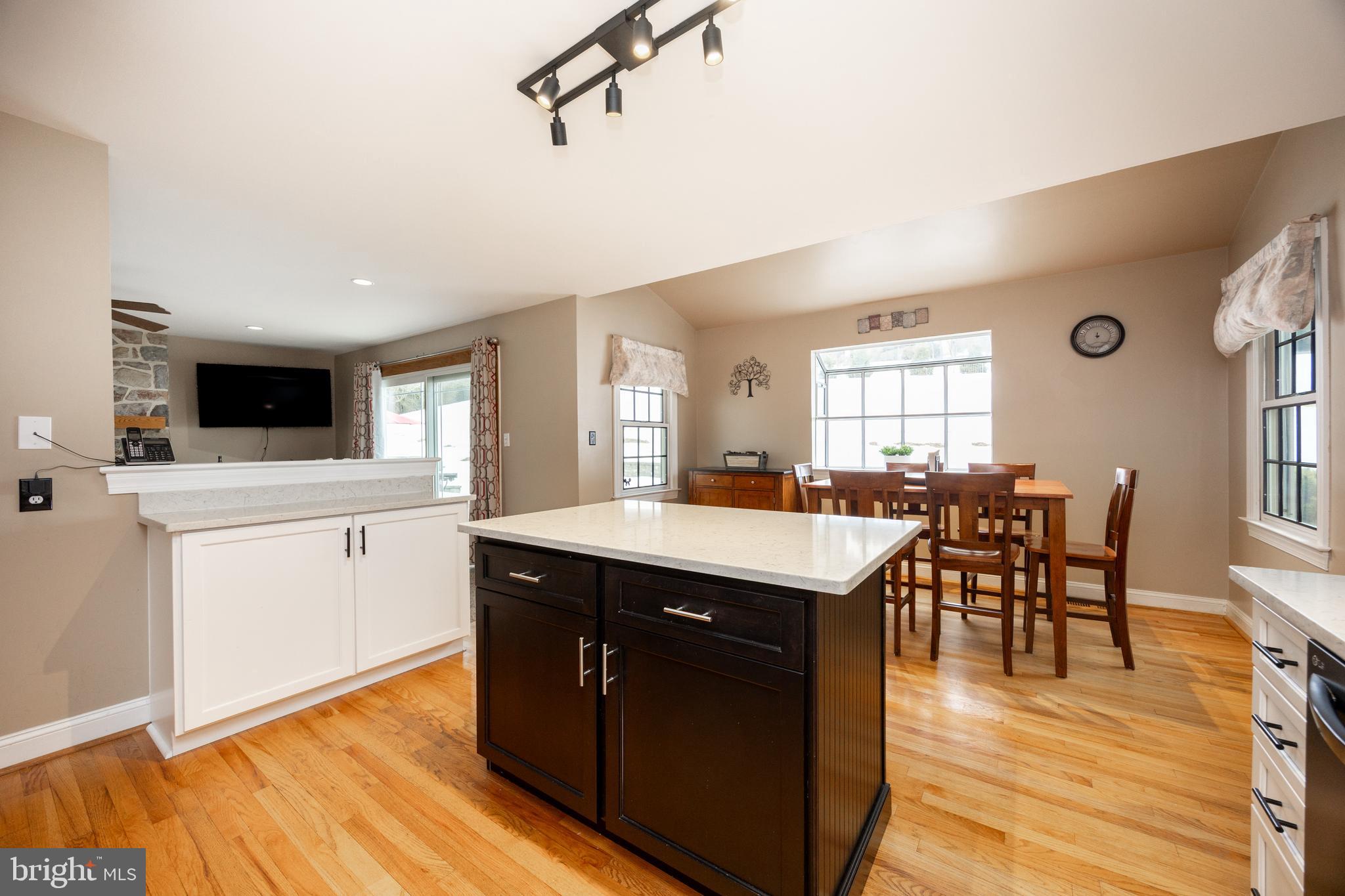 VALLEY FORGE MTN - Residential