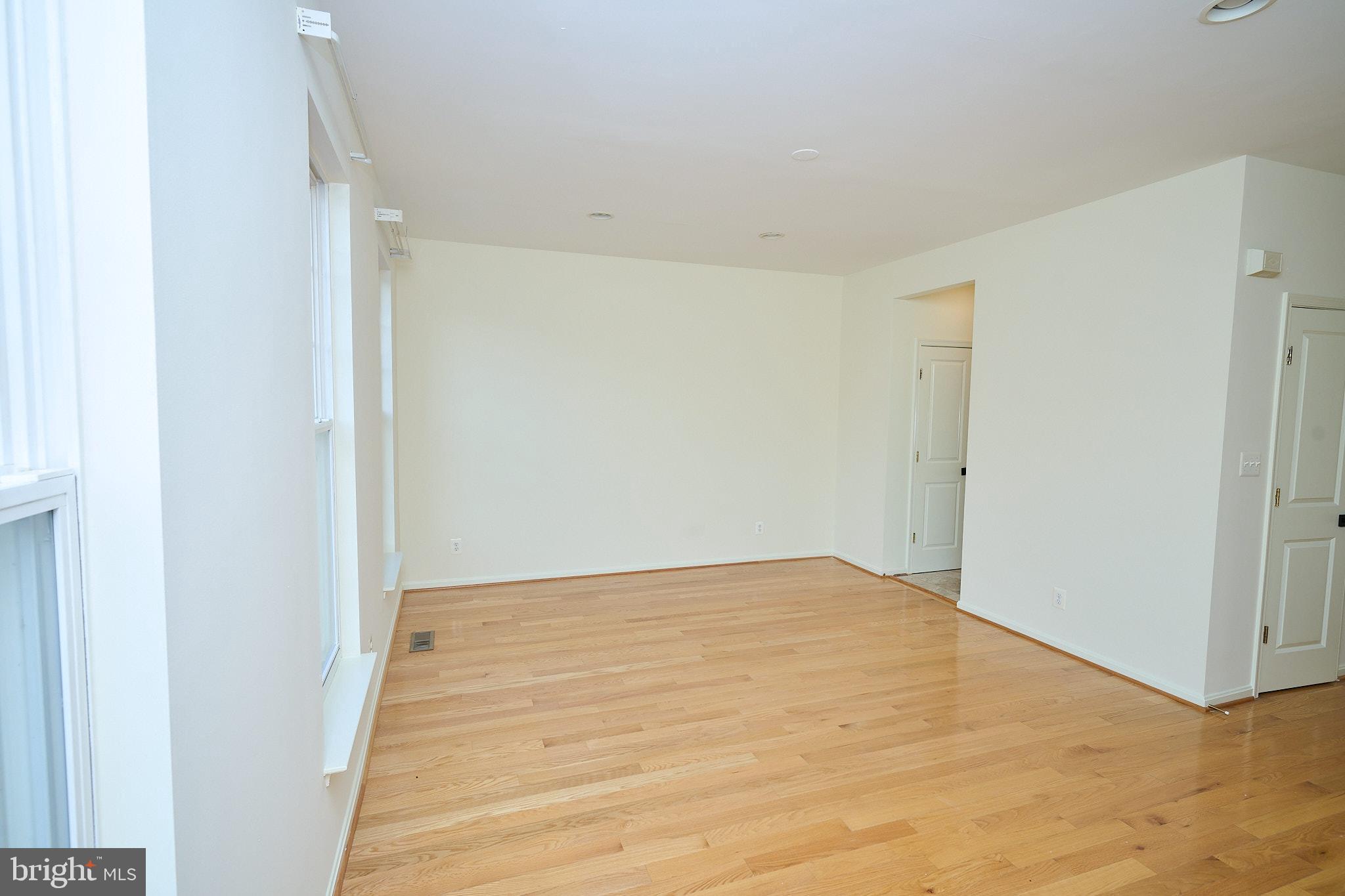 BROADLANDS SOUTH - Residential Lease