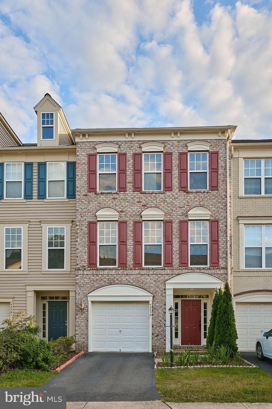 Welcome to this beautifully and Freshly painted townhome in the heart of Ashburn's sought-after Broadlands neighborhood, where thoughtful design, modern comfort, and natural beauty come together. Nestled in a scenic and well-maintained community, this Northeast facing home offers 3 bedrooms, 3.5 full baths, Patio with deck and staircase and Hardwood floors.

**kitchen is upgraded with Quartz counter top**. HVAC was replaced last year (2024)

Community Amenities:
- Swimming pool
- Tennis court
- Gym