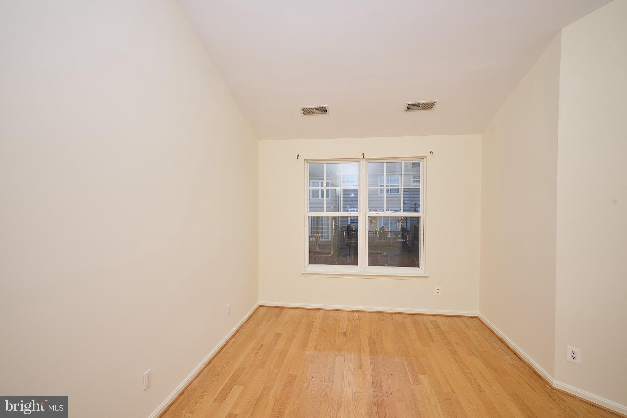 BROADLANDS SOUTH - Residential Lease