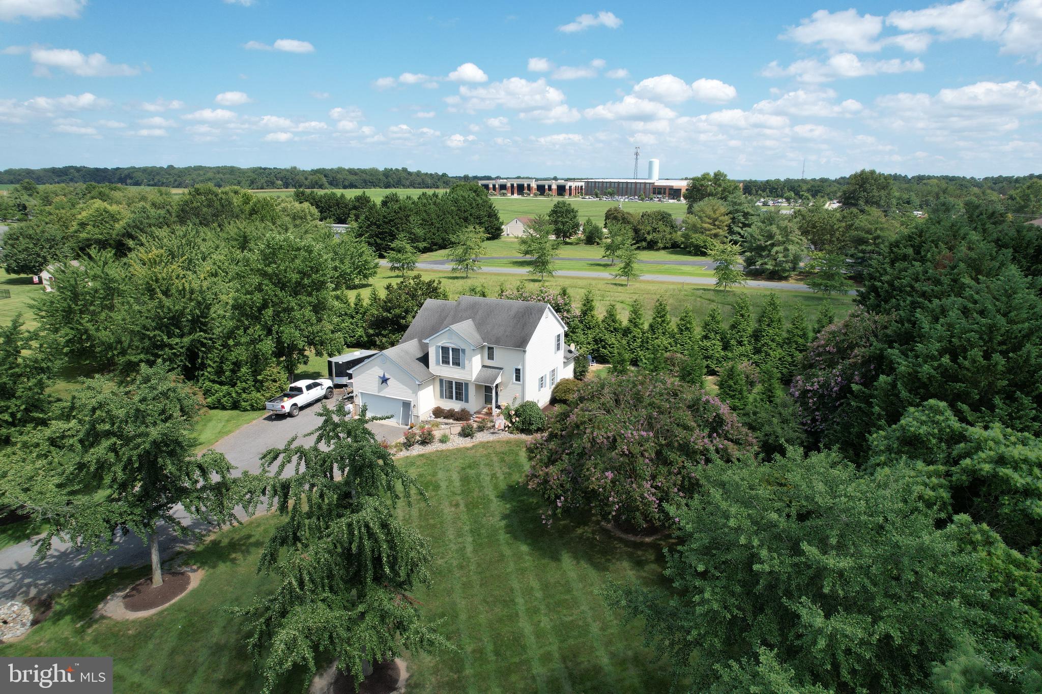 907 N MEADOWVIEW DRIVE
