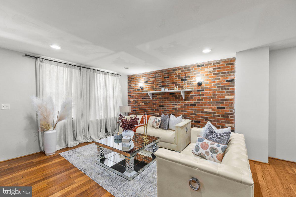 444 PERSHING AVENUE