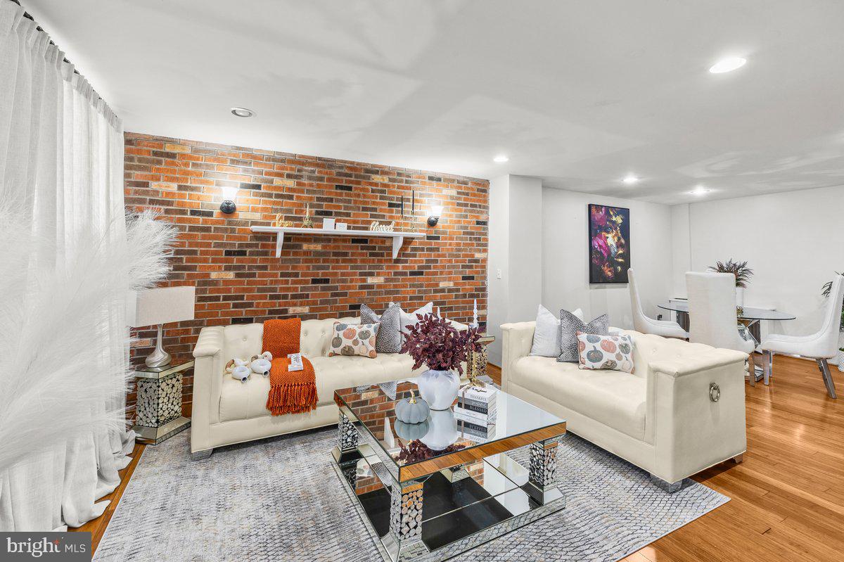 444 PERSHING AVENUE