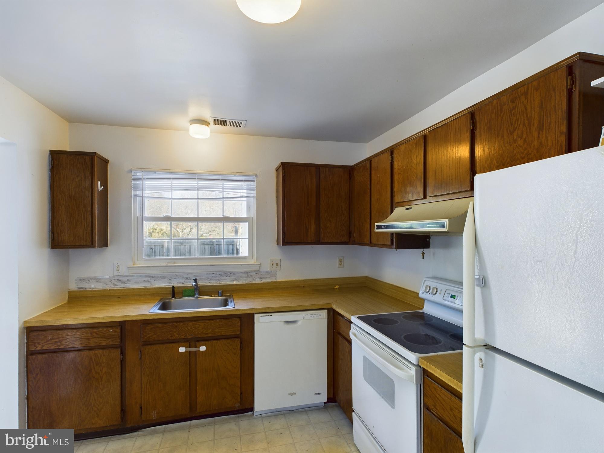 LAKE VILLAGE MANOR - Residential