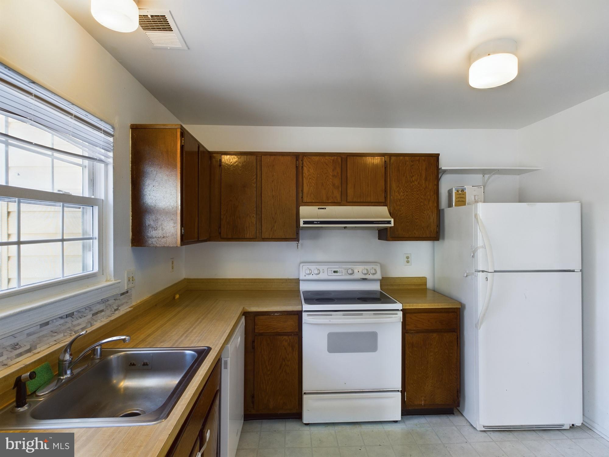 LAKE VILLAGE MANOR - Residential