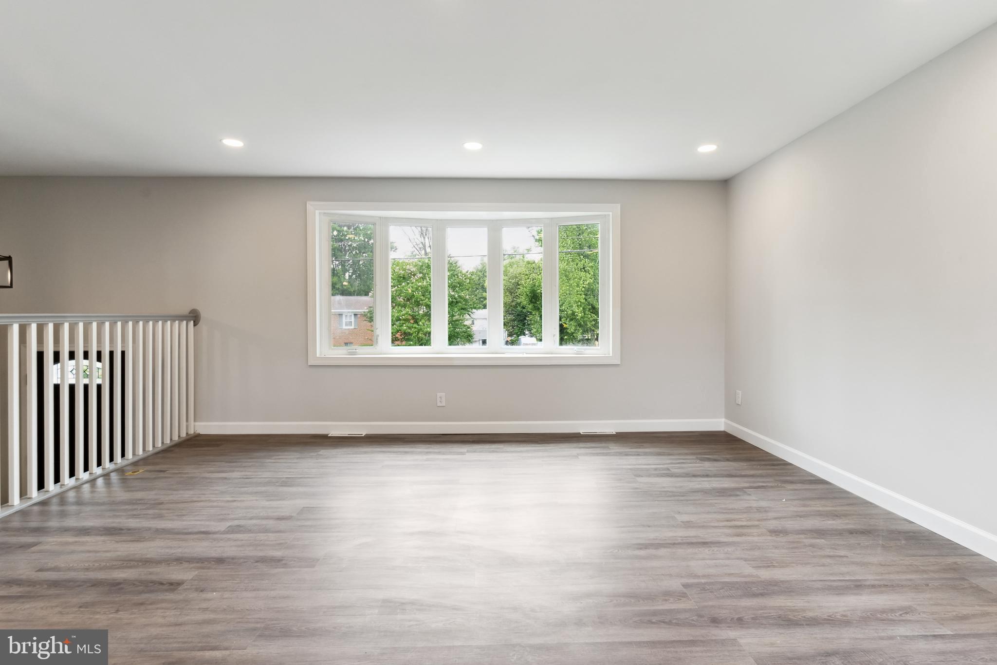 COUNTRY CLUB SOUTH - Residential