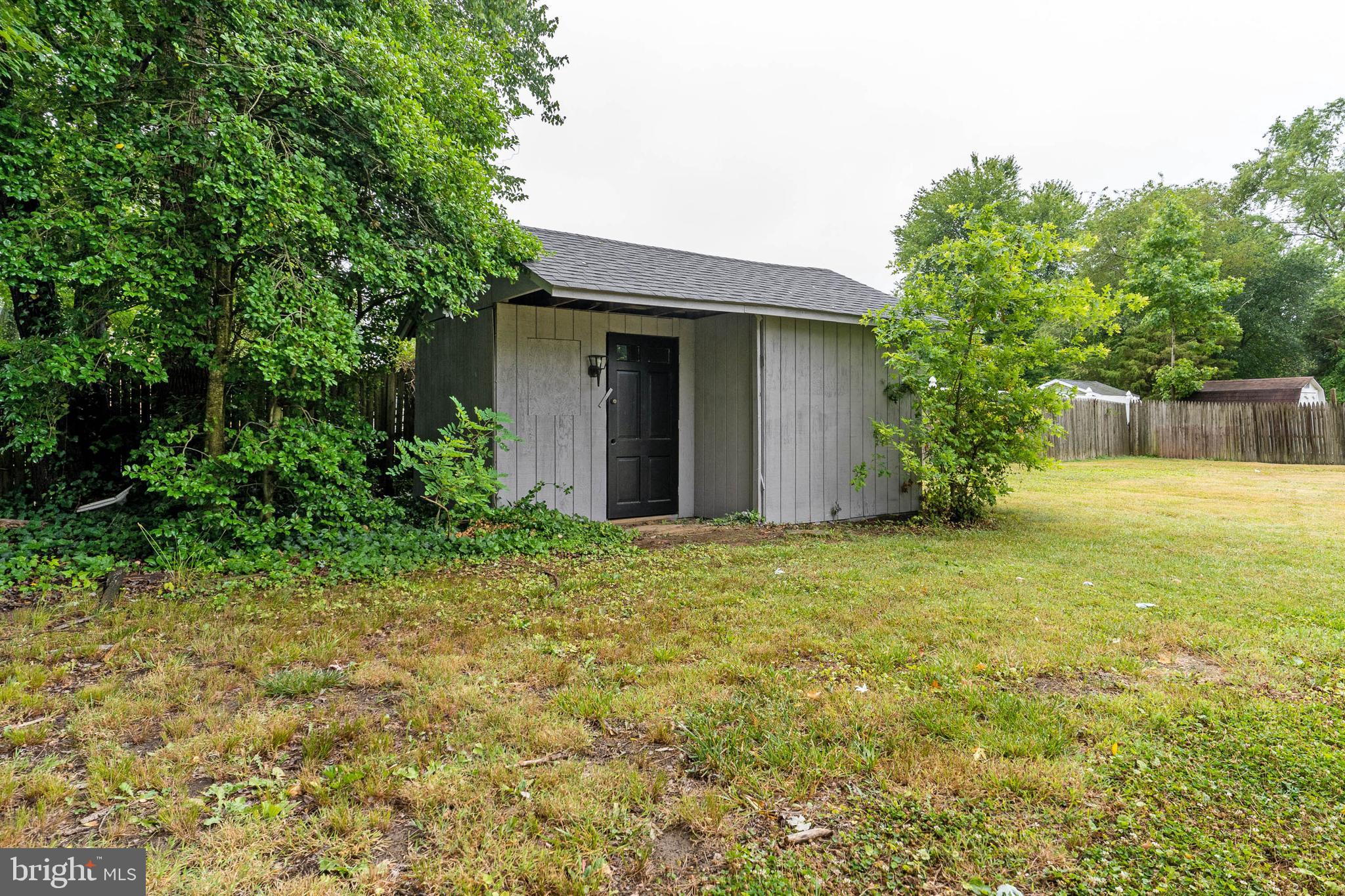 COUNTRY CLUB SOUTH - Residential