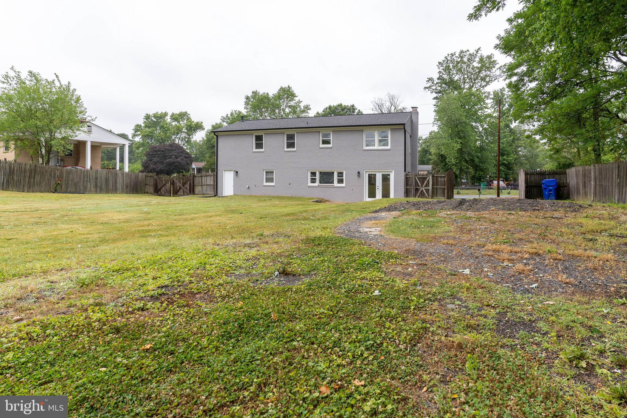 COUNTRY CLUB SOUTH - Residential