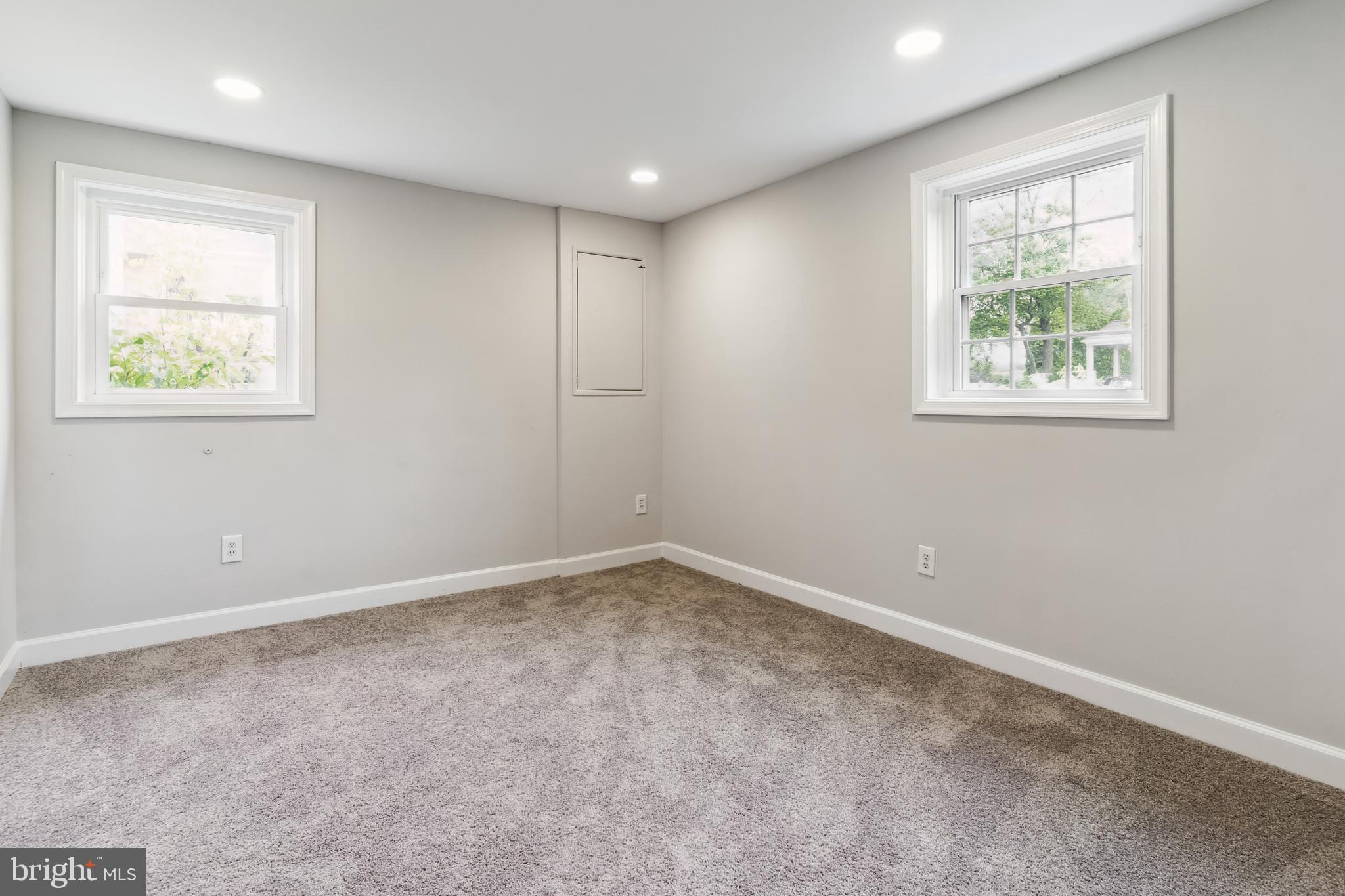 COUNTRY CLUB SOUTH - Residential