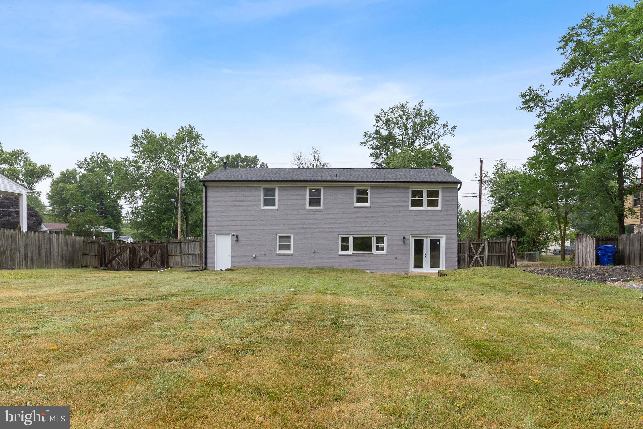 COUNTRY CLUB SOUTH - Residential