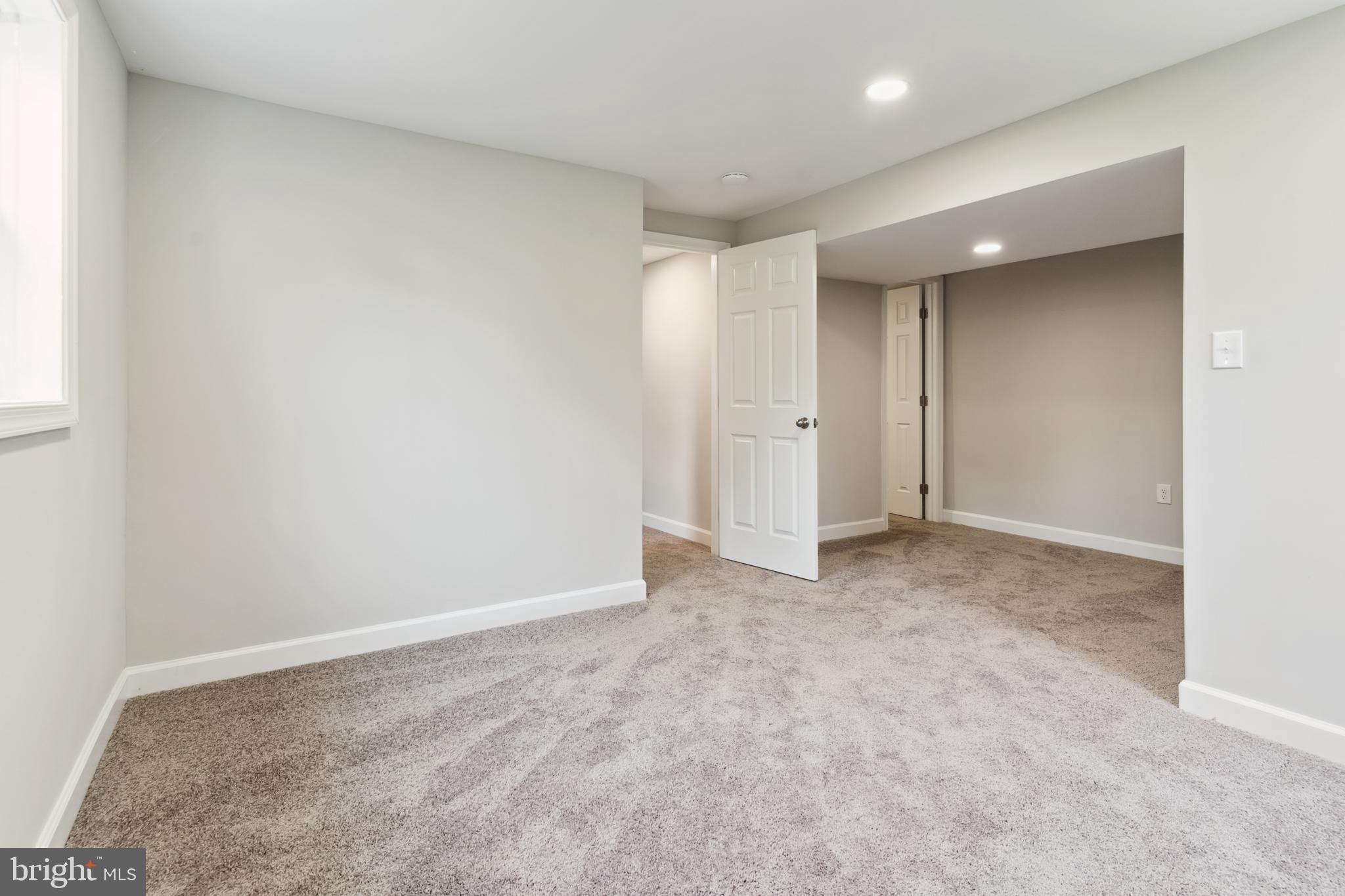 COUNTRY CLUB SOUTH - Residential