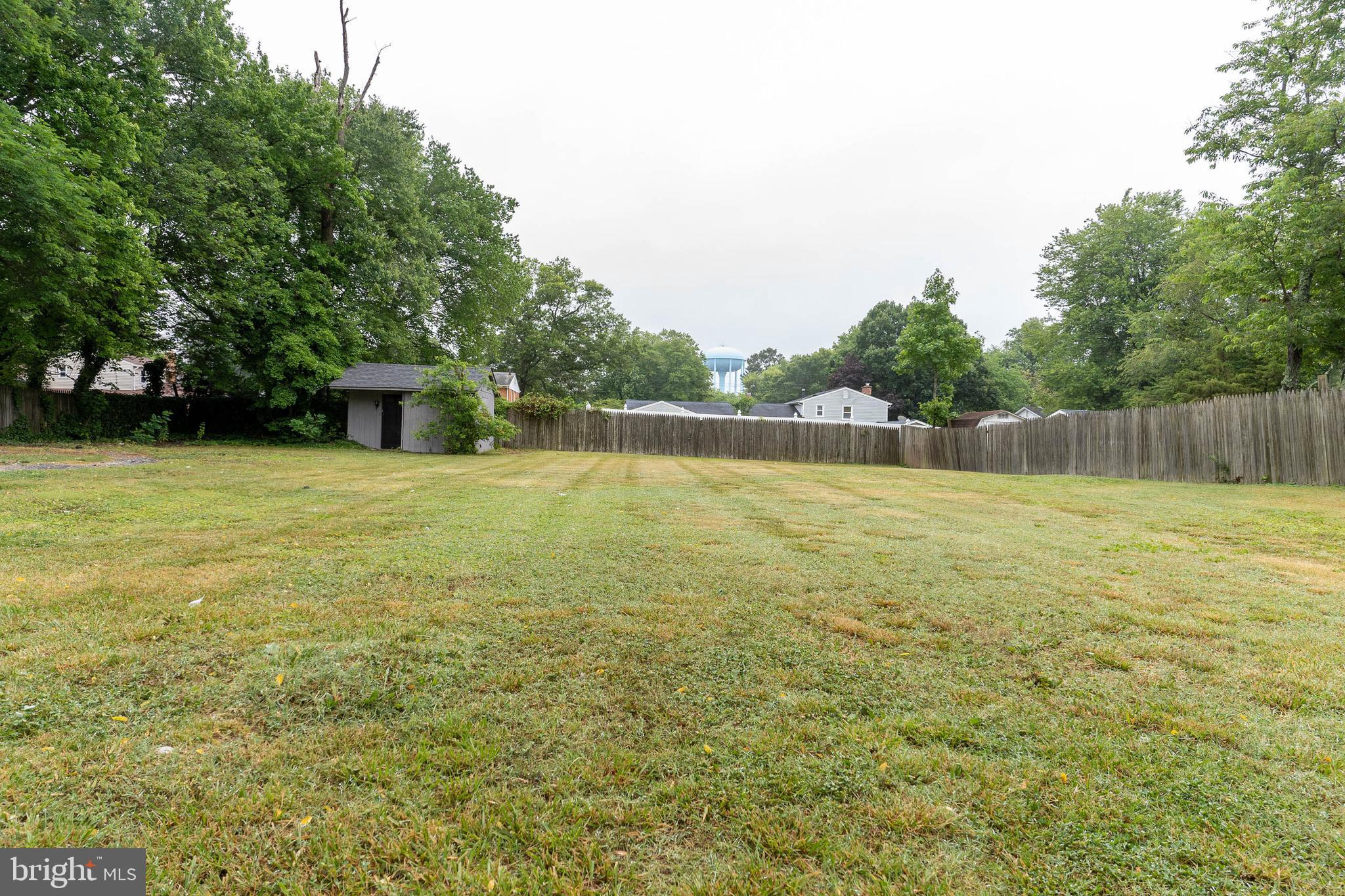 COUNTRY CLUB SOUTH - Residential