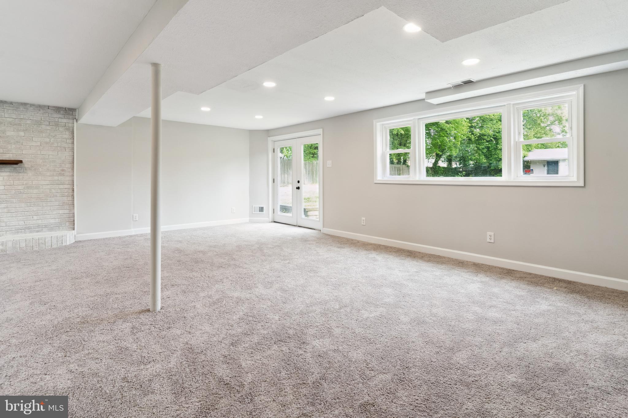 COUNTRY CLUB SOUTH - Residential