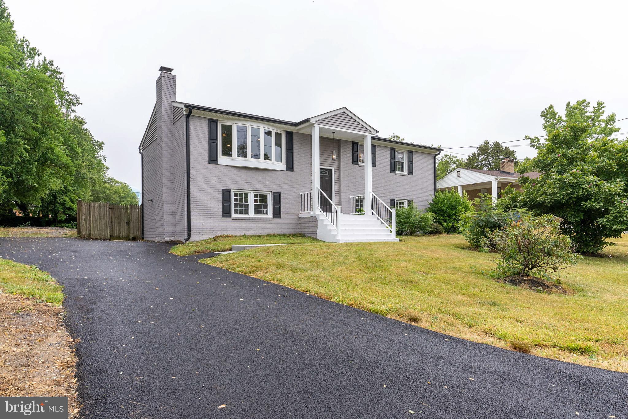 COUNTRY CLUB SOUTH - Residential