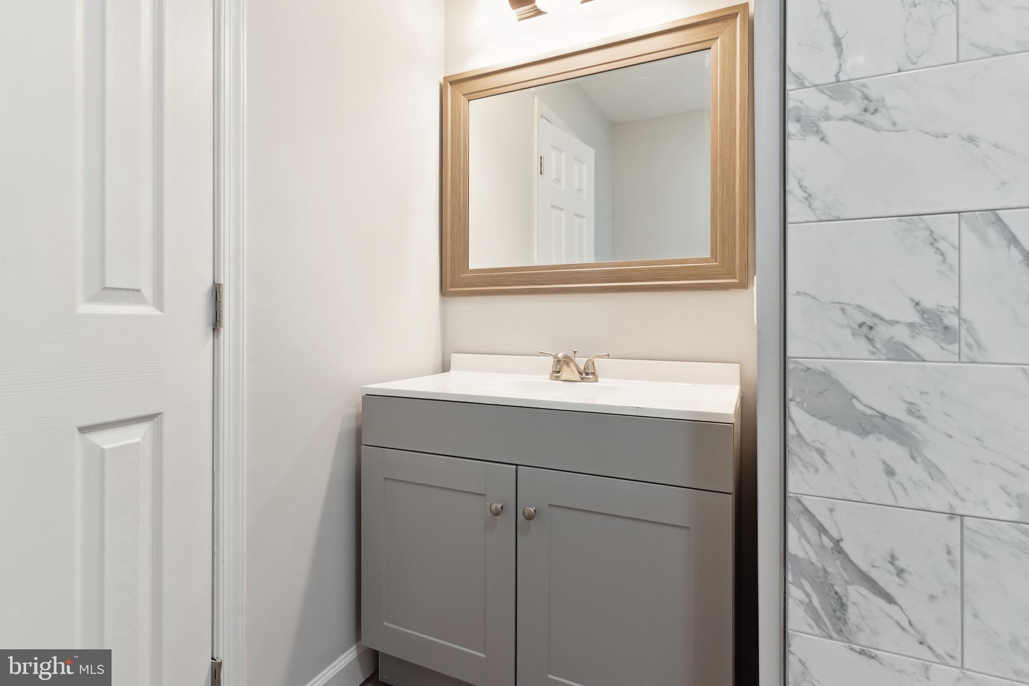 COUNTRY CLUB SOUTH - Residential