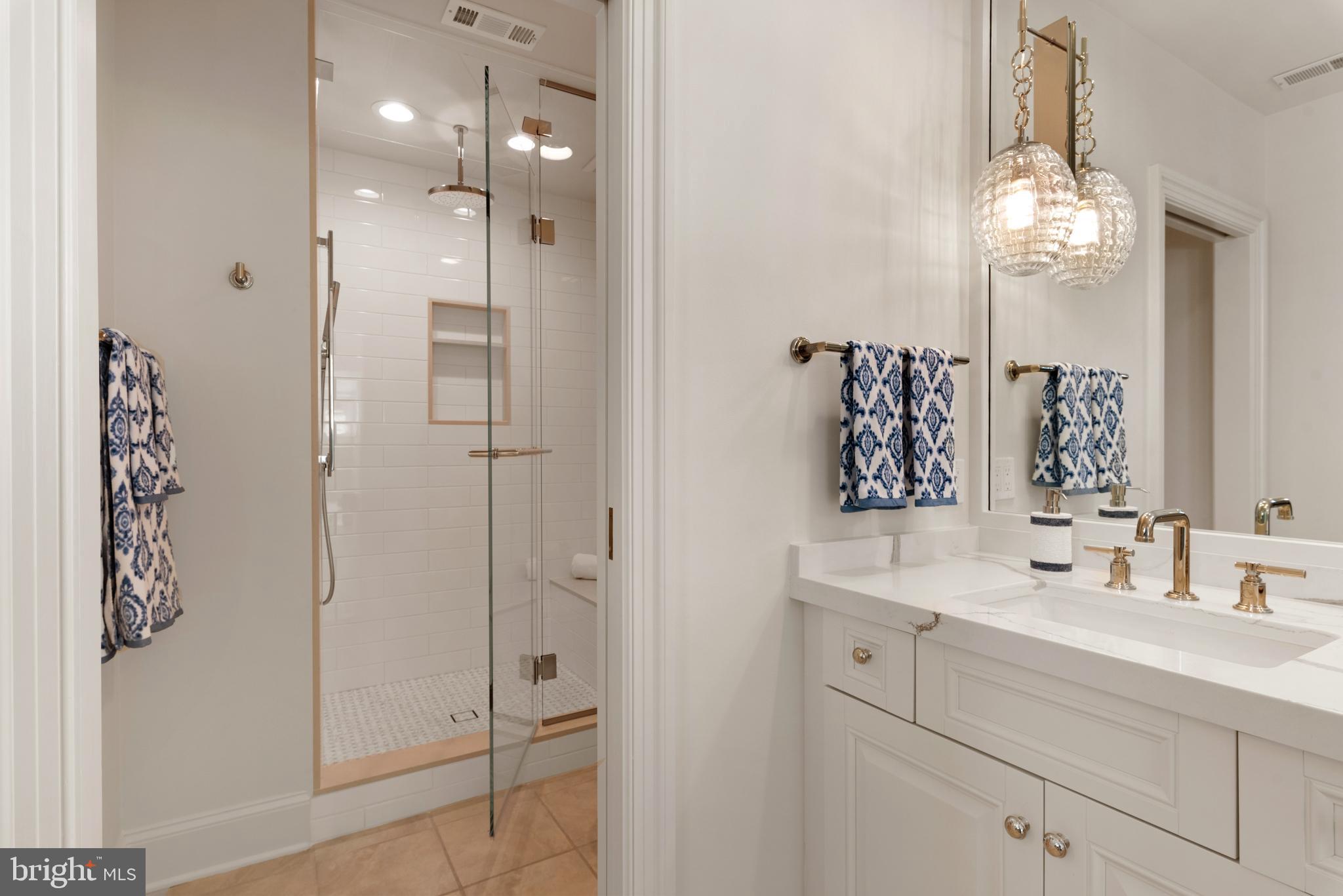 EASTPORT - Residential