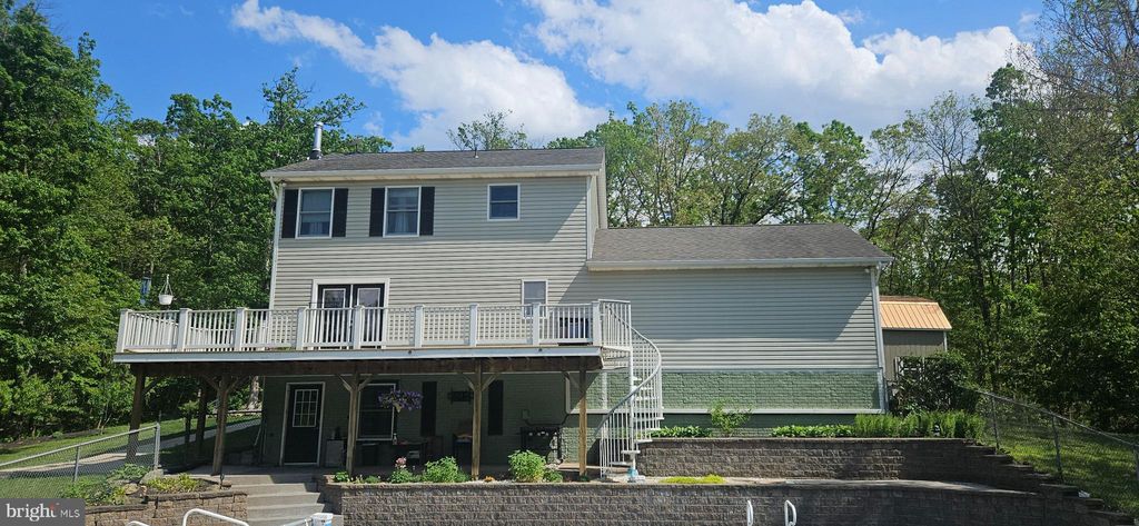 Photo of 148 Arklow Drive, CROSS JUNCTION, VA 22625 (MLS # VAFV2041668)