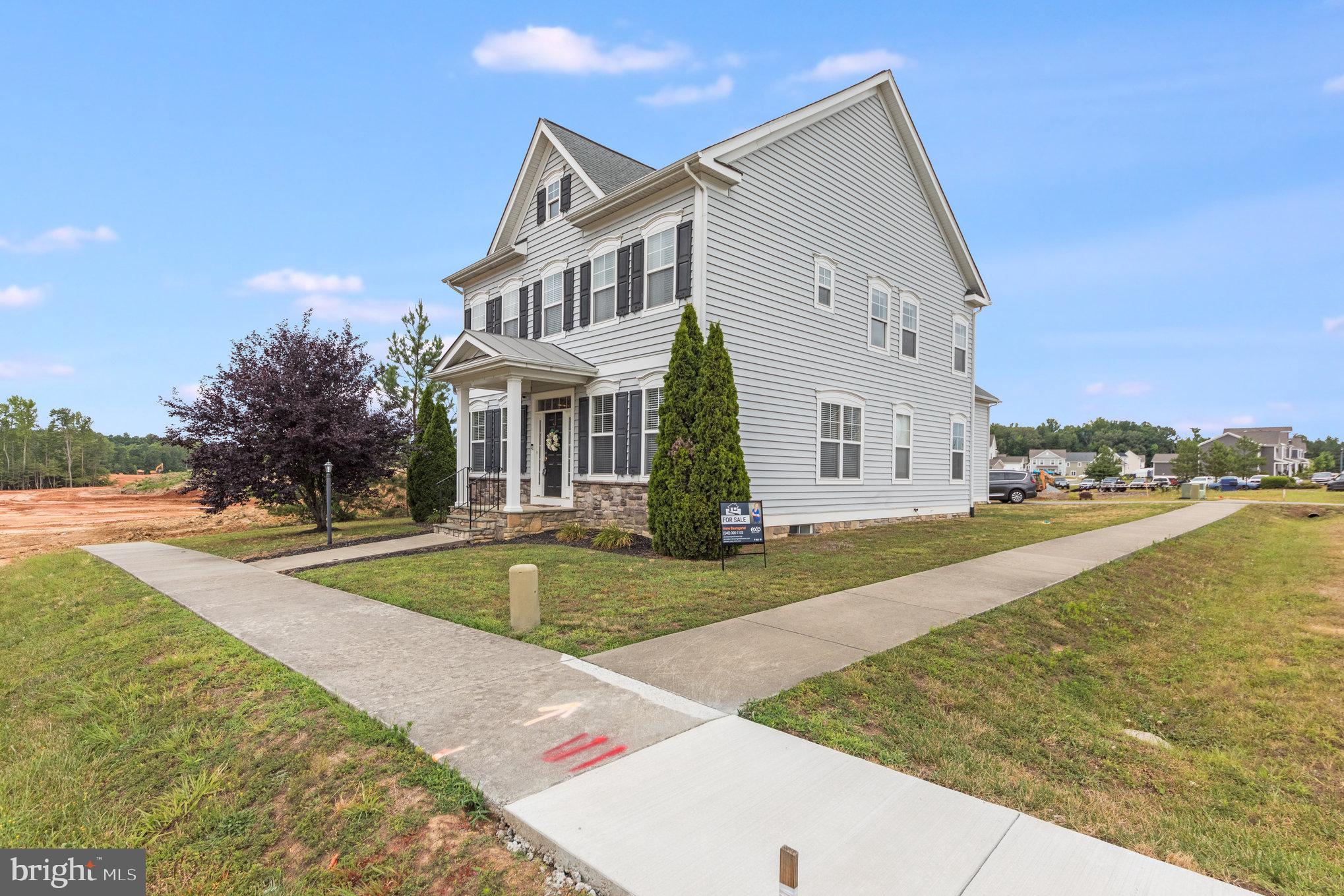 LADYSMITH VILLAGE - Residential