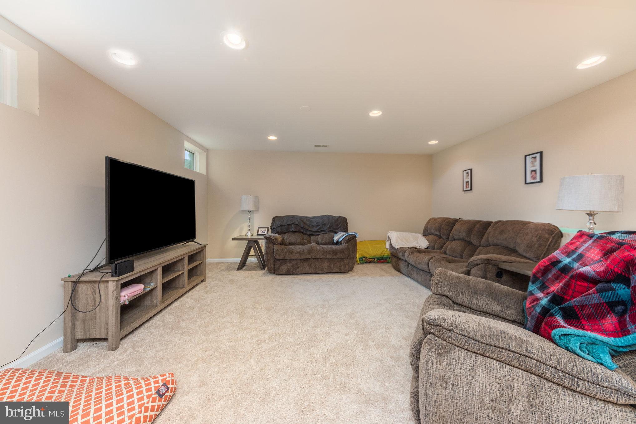 LADYSMITH VILLAGE - Residential