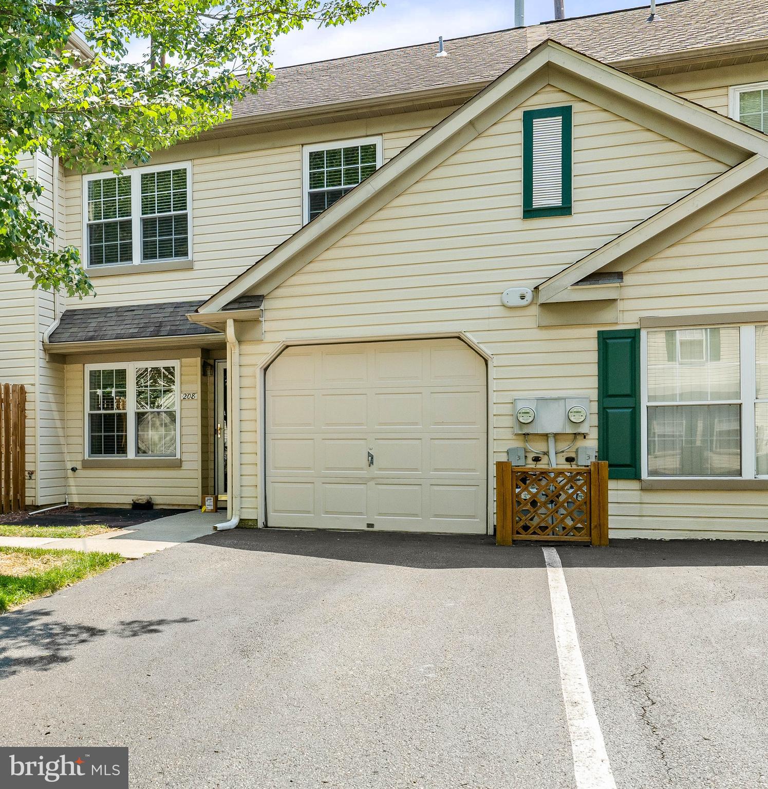 Photo 1 of 23 — 208 STONEBRIDGE BOULEVARD, NEW CASTLE, DE 19720