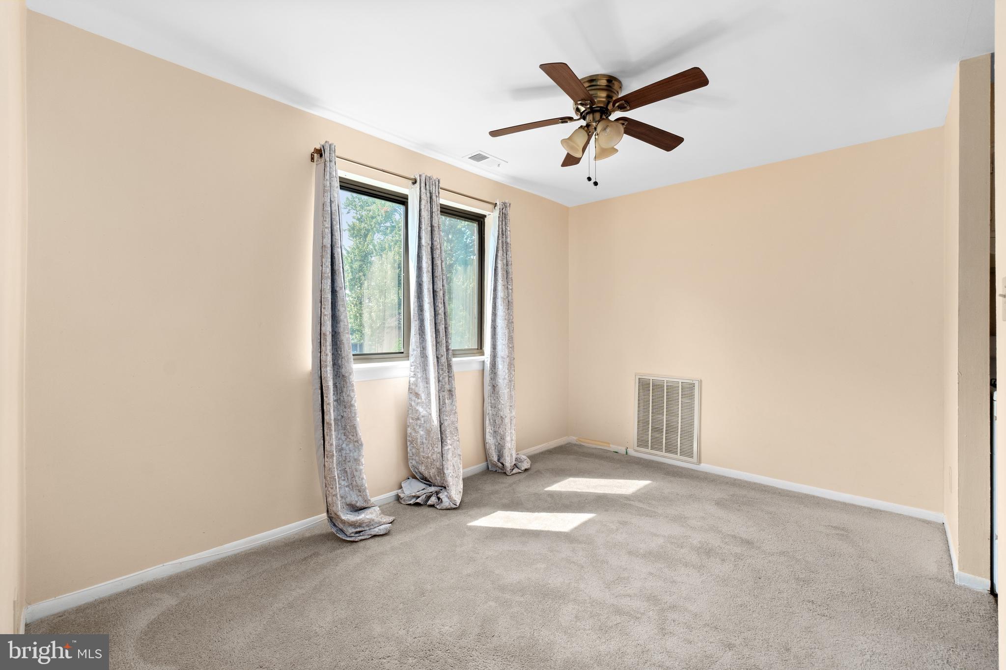 VILLAGE OF LONG REACH - Residential