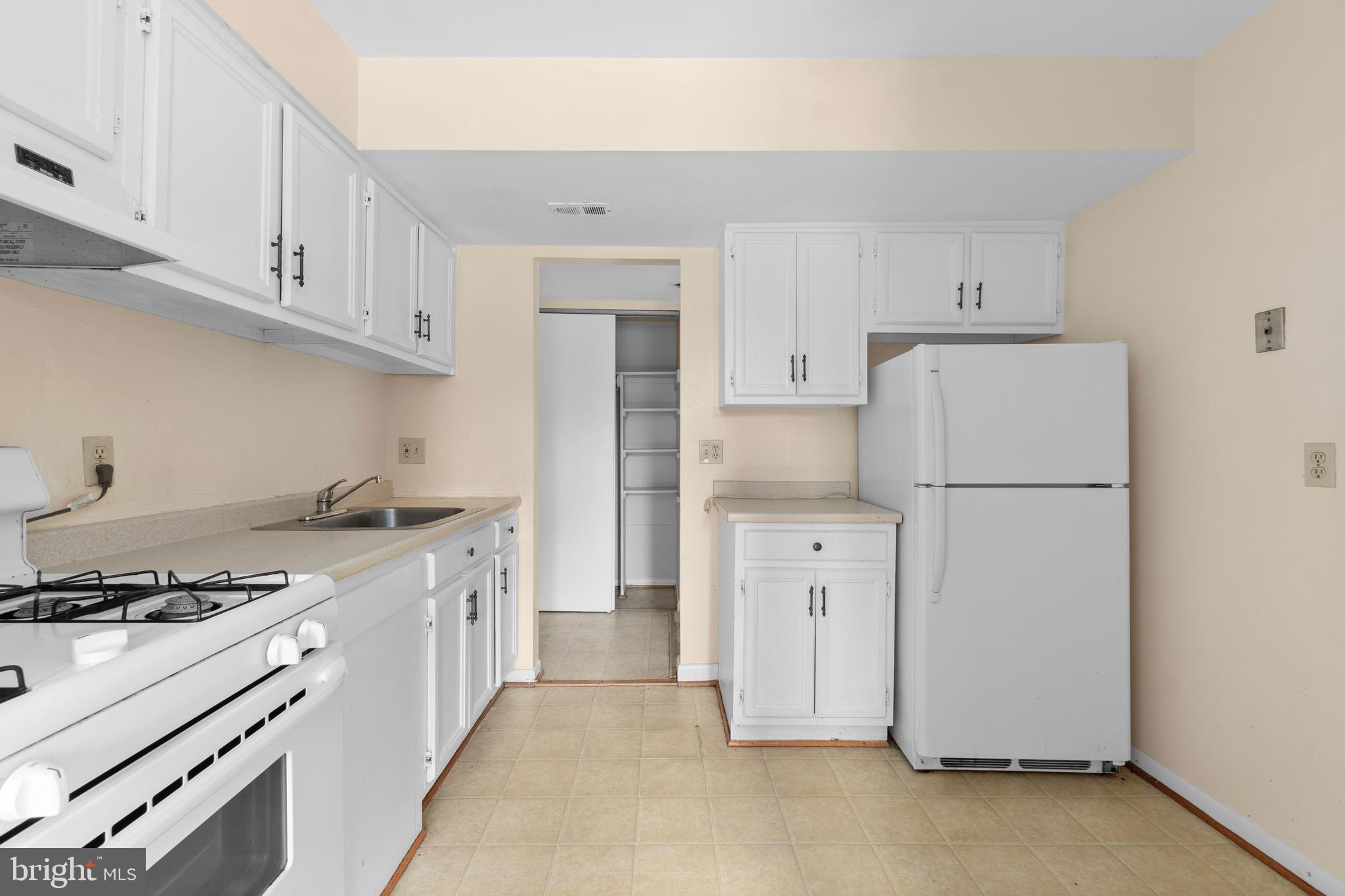 VILLAGE OF LONG REACH - Residential