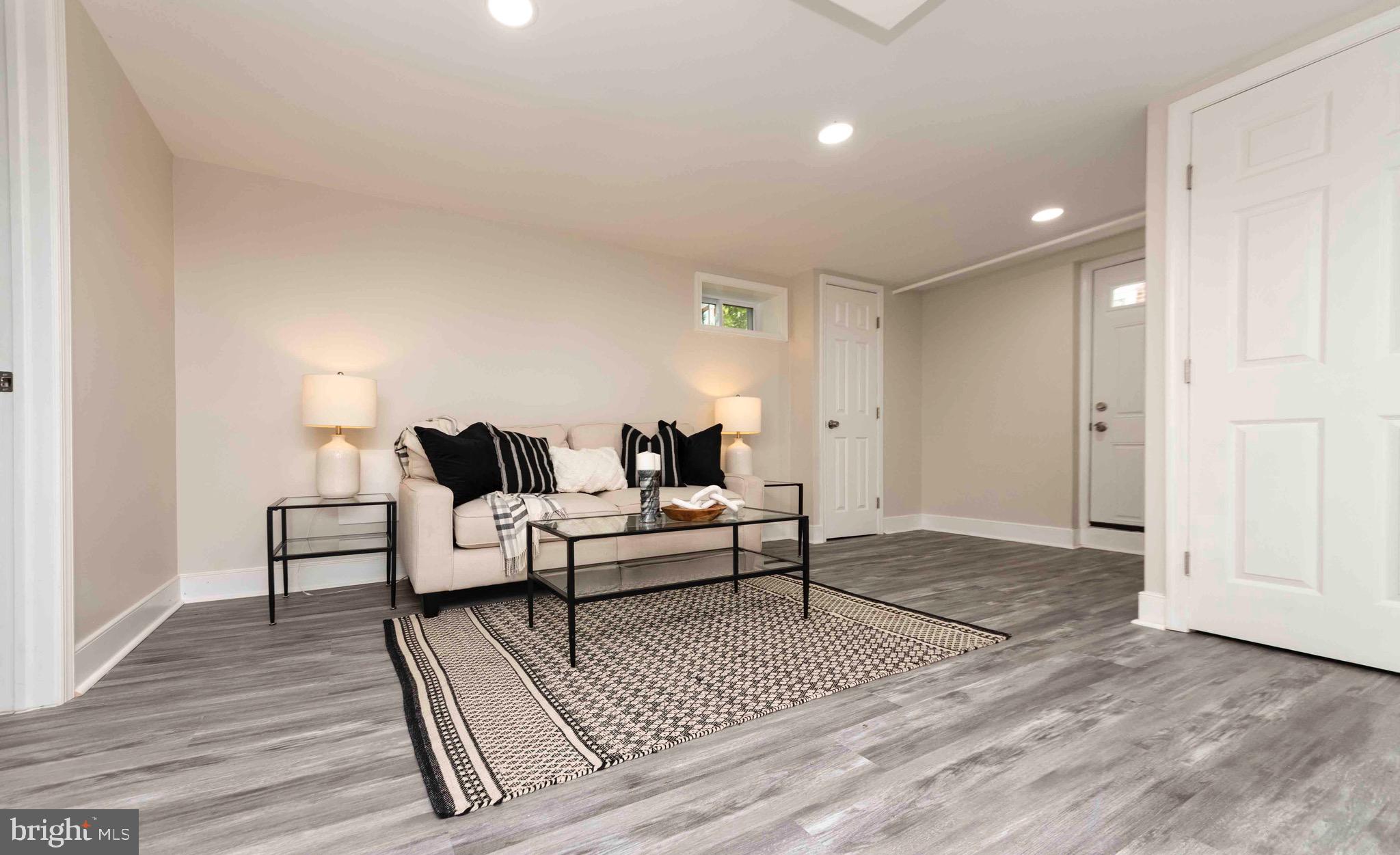 CHESTNUT HILLS - Residential