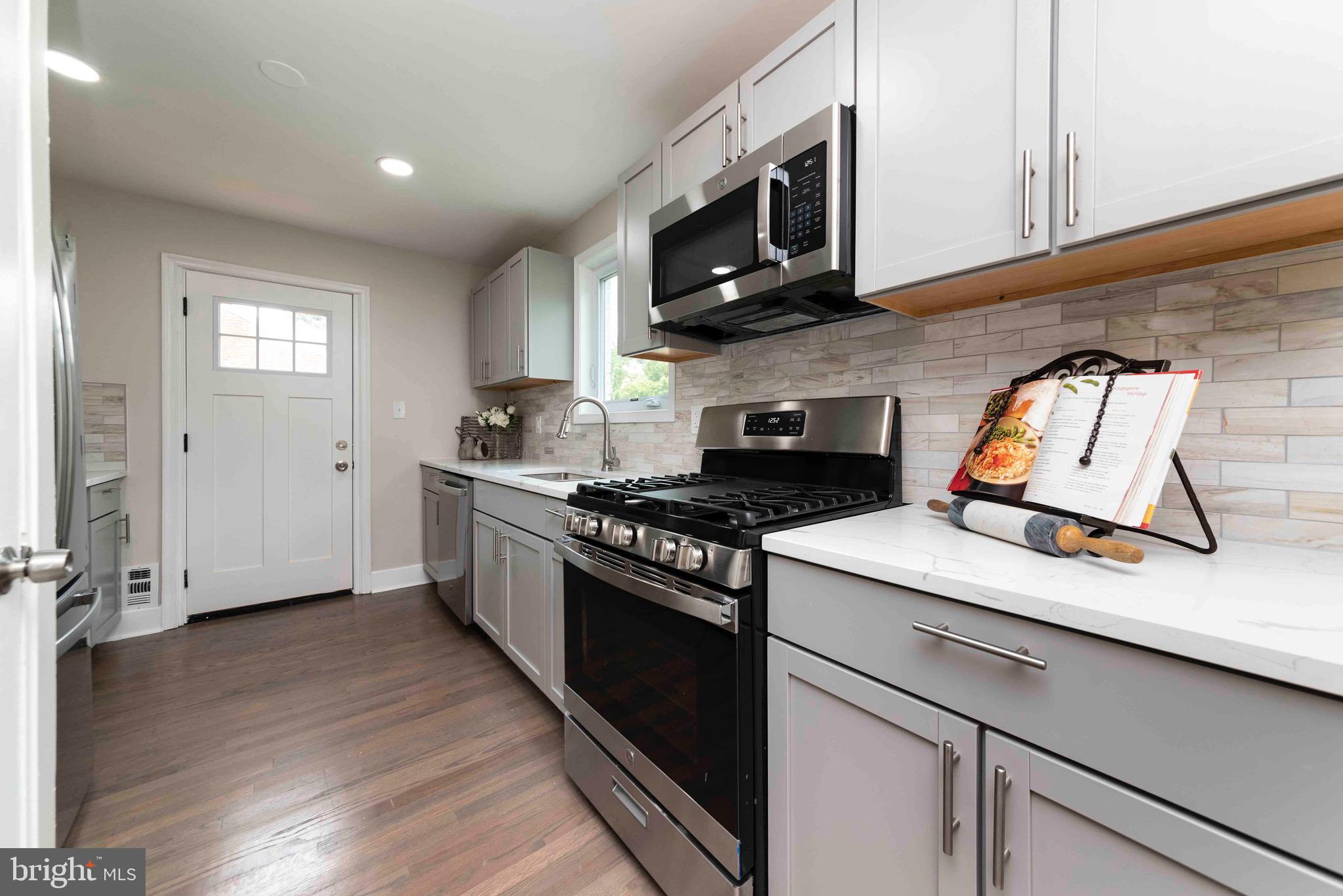 CHESTNUT HILLS - Residential