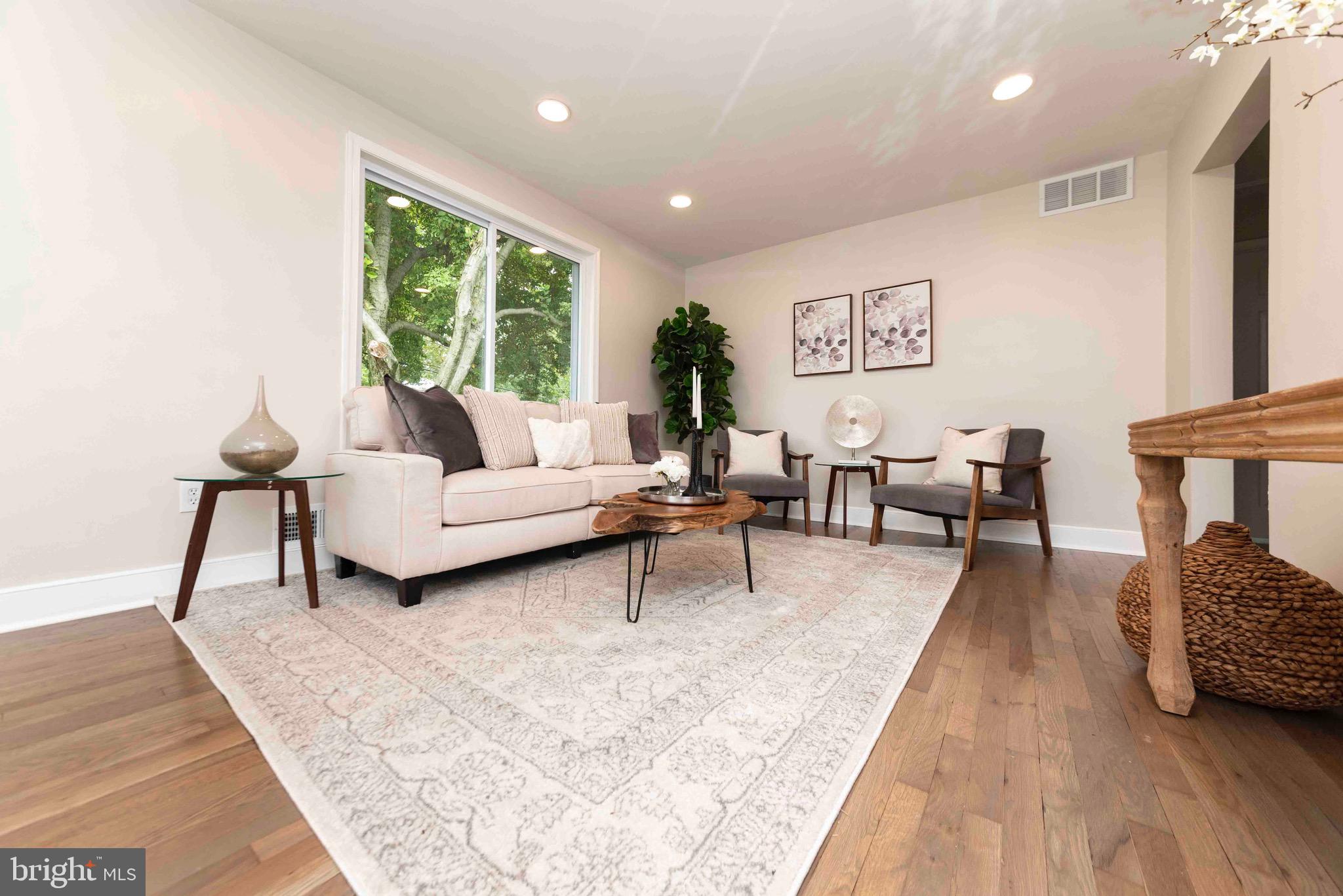 CHESTNUT HILLS - Residential