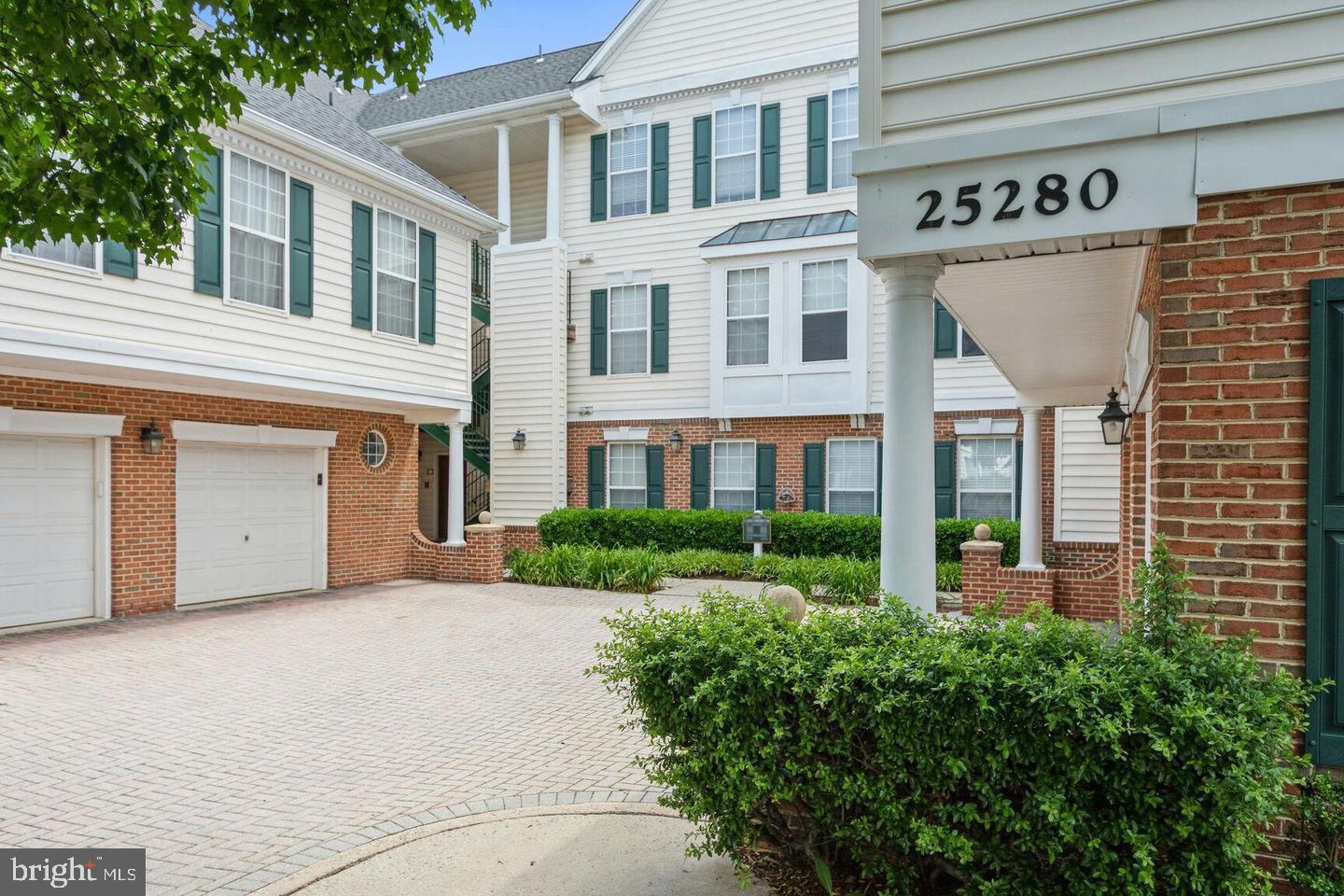 25280 LAKE SHORE SQUARE 304