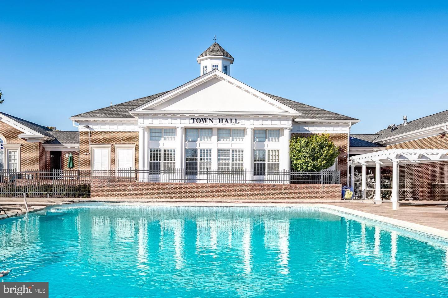 LAKESIDE AT SOUTH RIDING - Residential