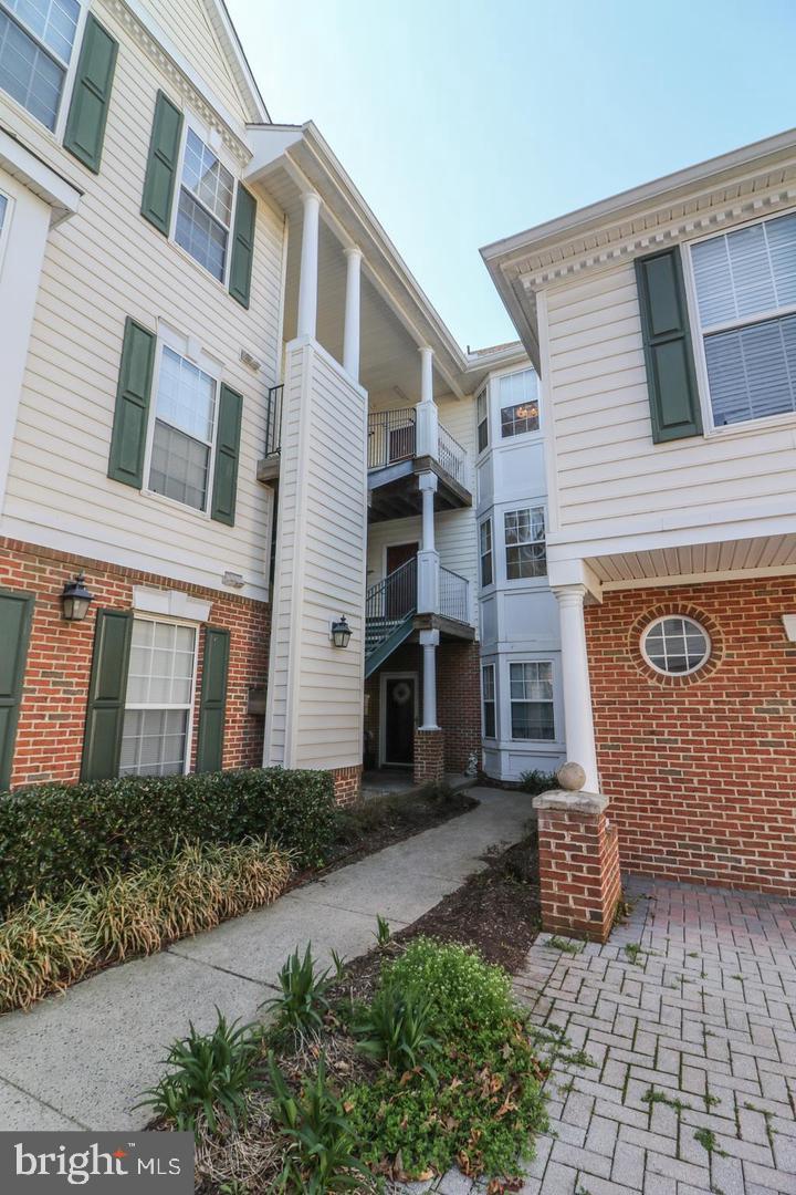 25280 LAKE SHORE SQUARE 304
