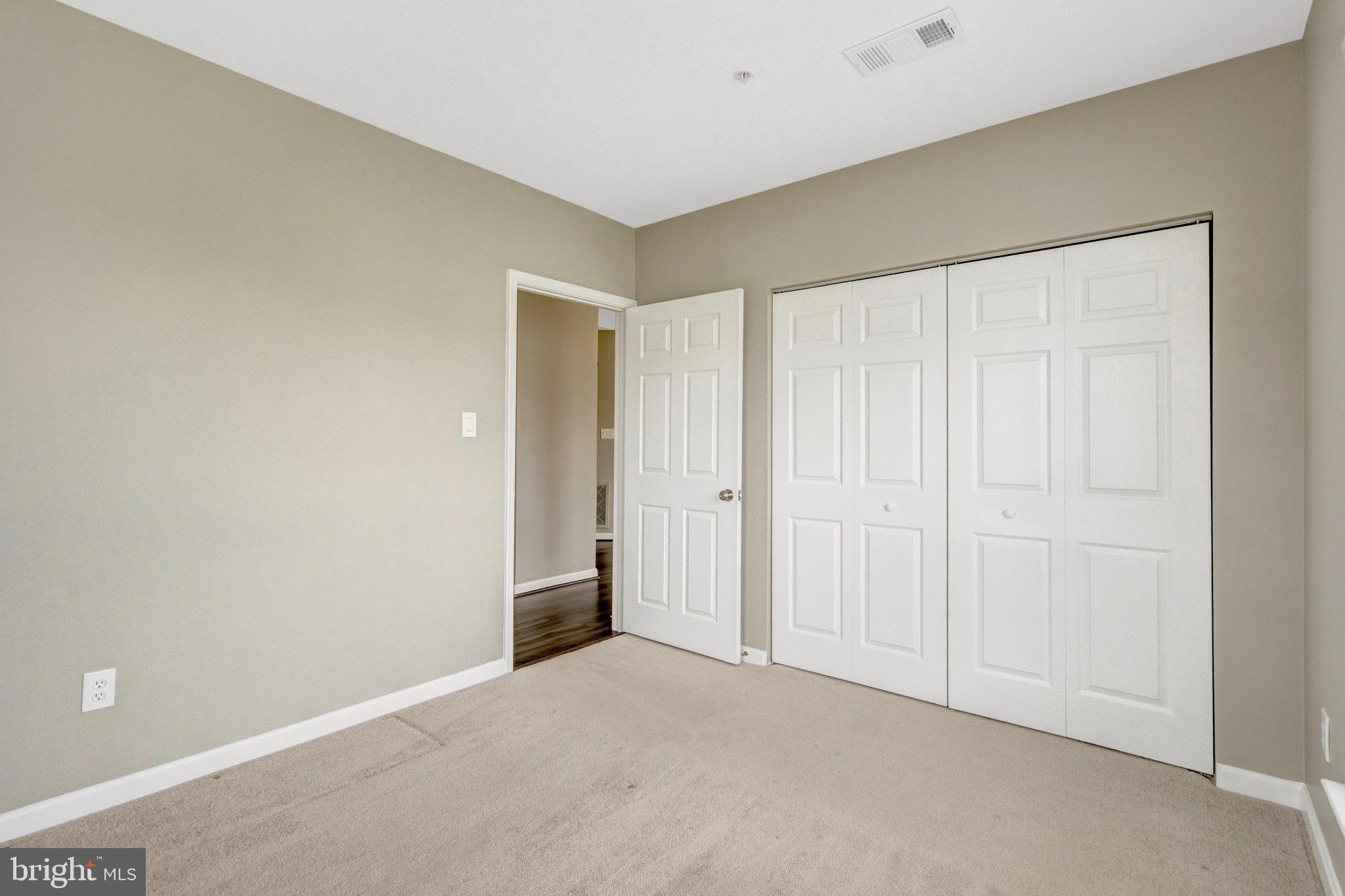 LAKESIDE AT SOUTH RIDING - Residential