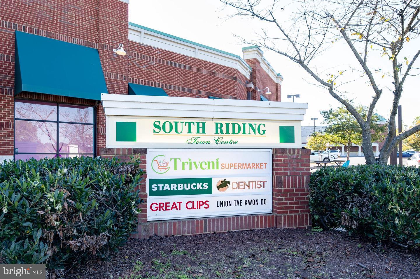 LAKESIDE AT SOUTH RIDING - Residential