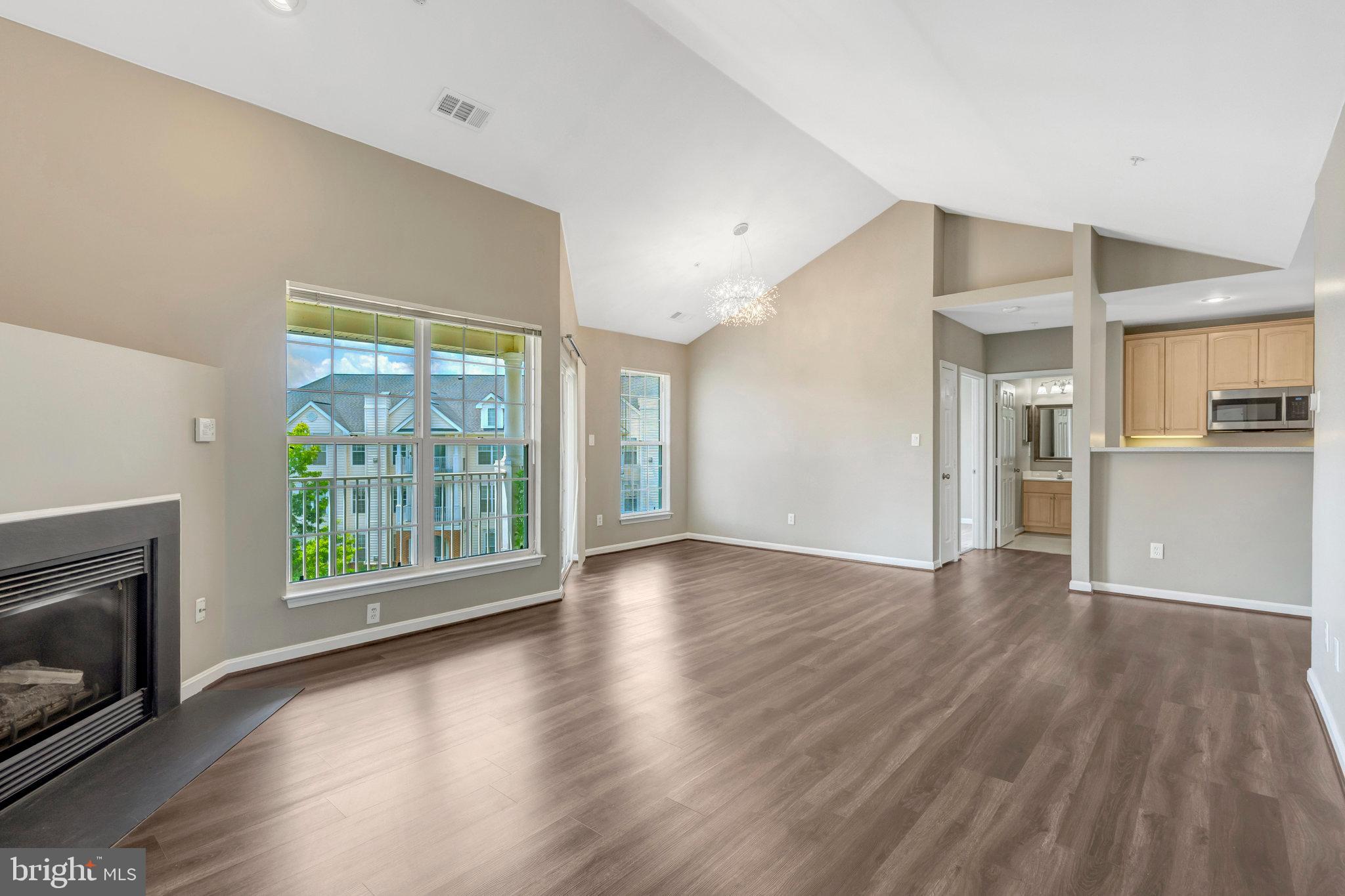 LAKESIDE AT SOUTH RIDING - Residential